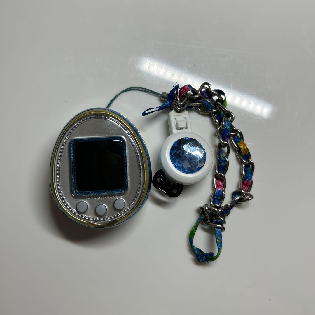 たまごっち4U BLUE チェーン付き