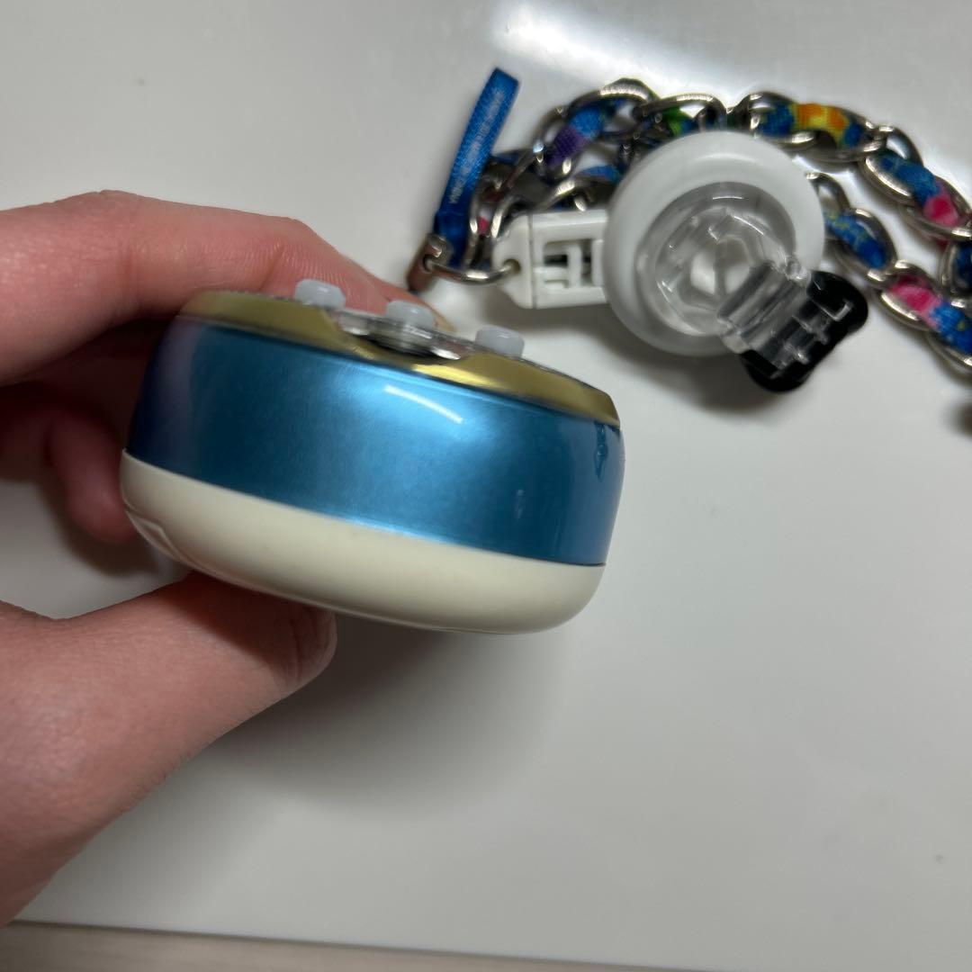 たまごっち4U BLUE チェーン付き