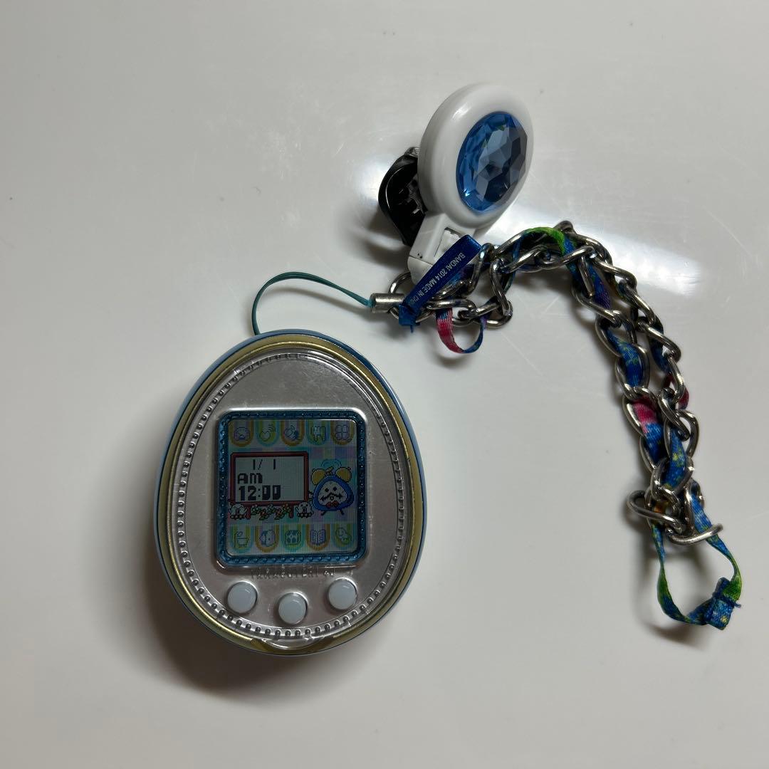 たまごっち4U BLUE チェーン付き