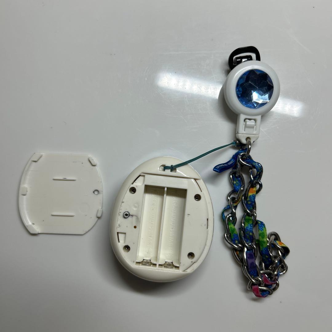 たまごっち4U BLUE チェーン付き