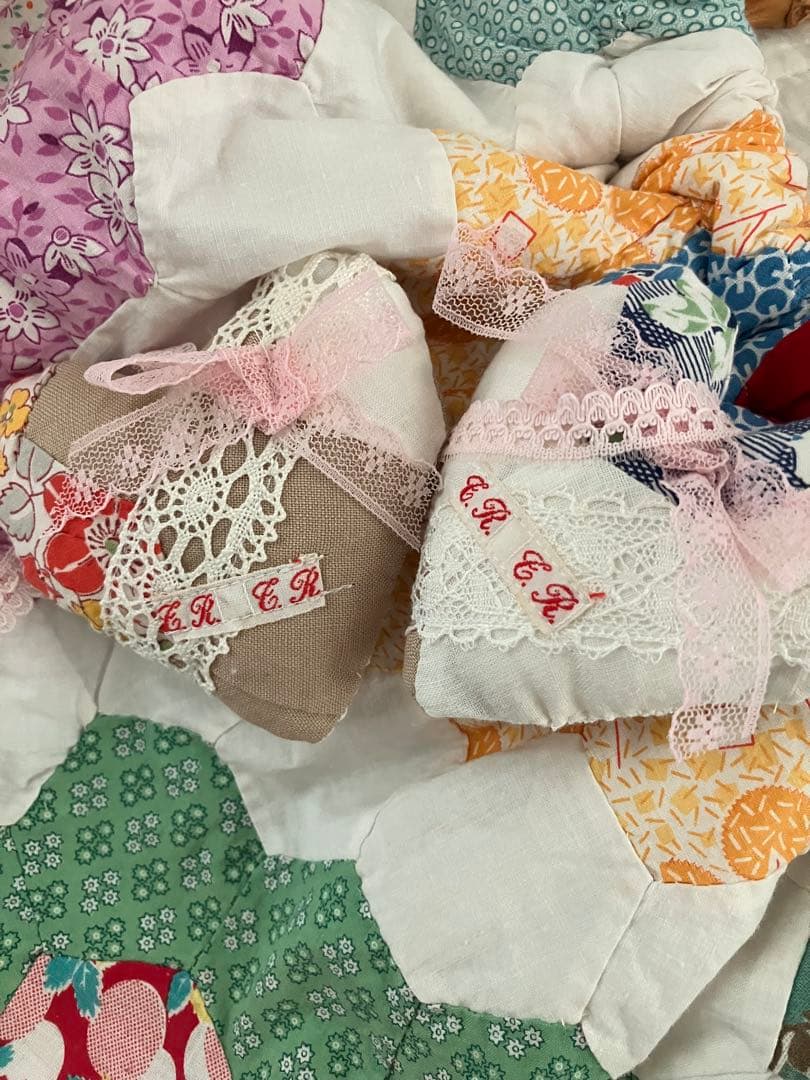 ヴィンテージキルトトップ　グラニーバッグ　アンティークキルト　フラワーガーデン