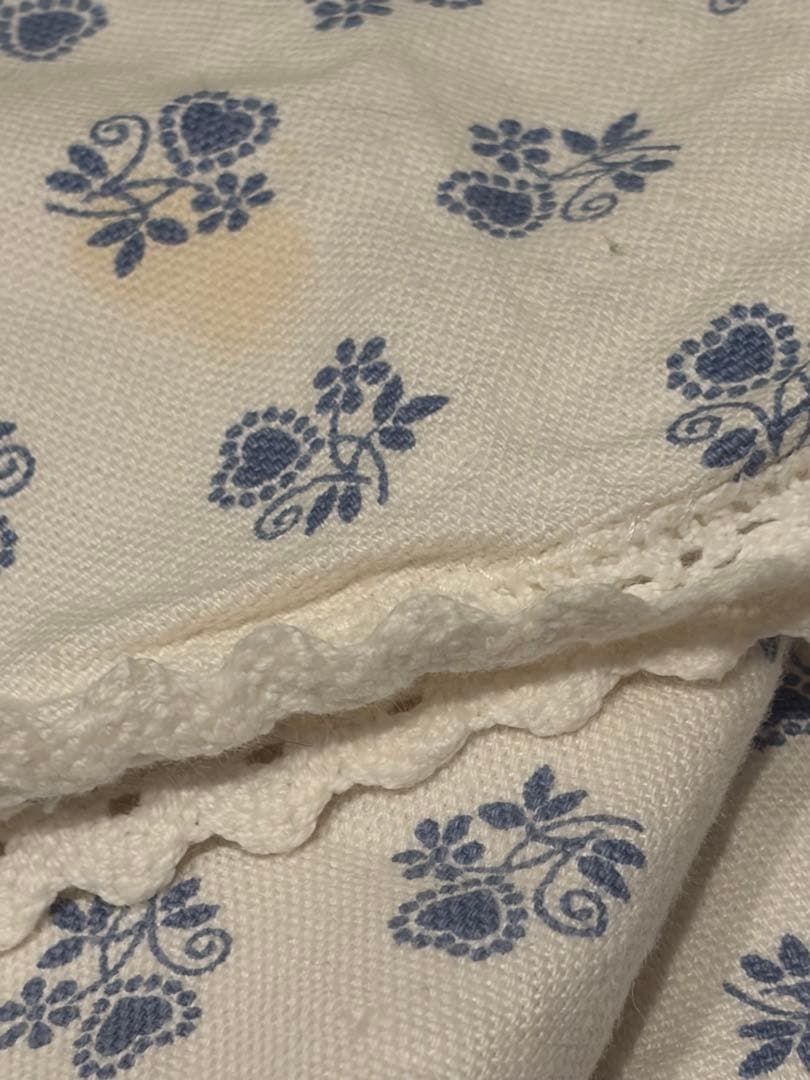 1960年代北欧購入ビンテージ　大きな円形テーブルクロストリム含む153.5cm