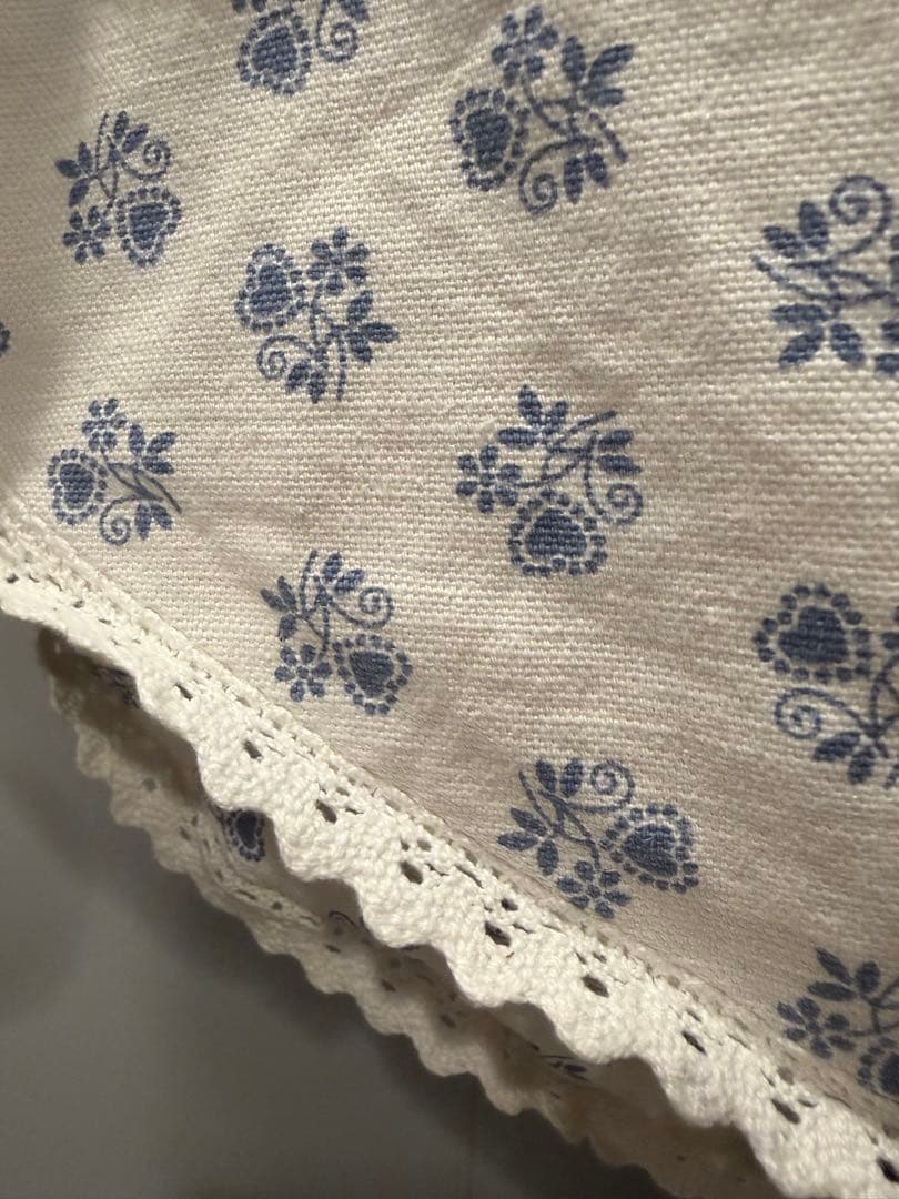 1960年代北欧購入ビンテージ　大きな円形テーブルクロストリム含む153.5cm