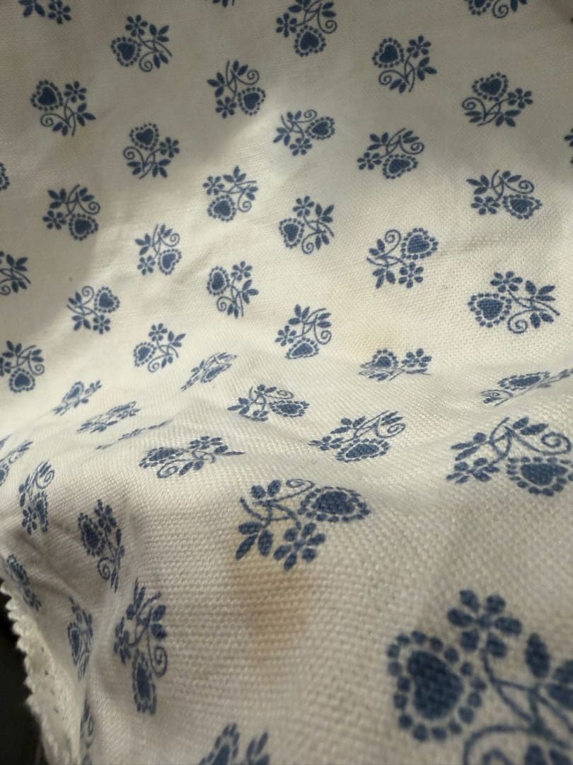 1960年代北欧購入ビンテージ　大きな円形テーブルクロストリム含む153.5cm