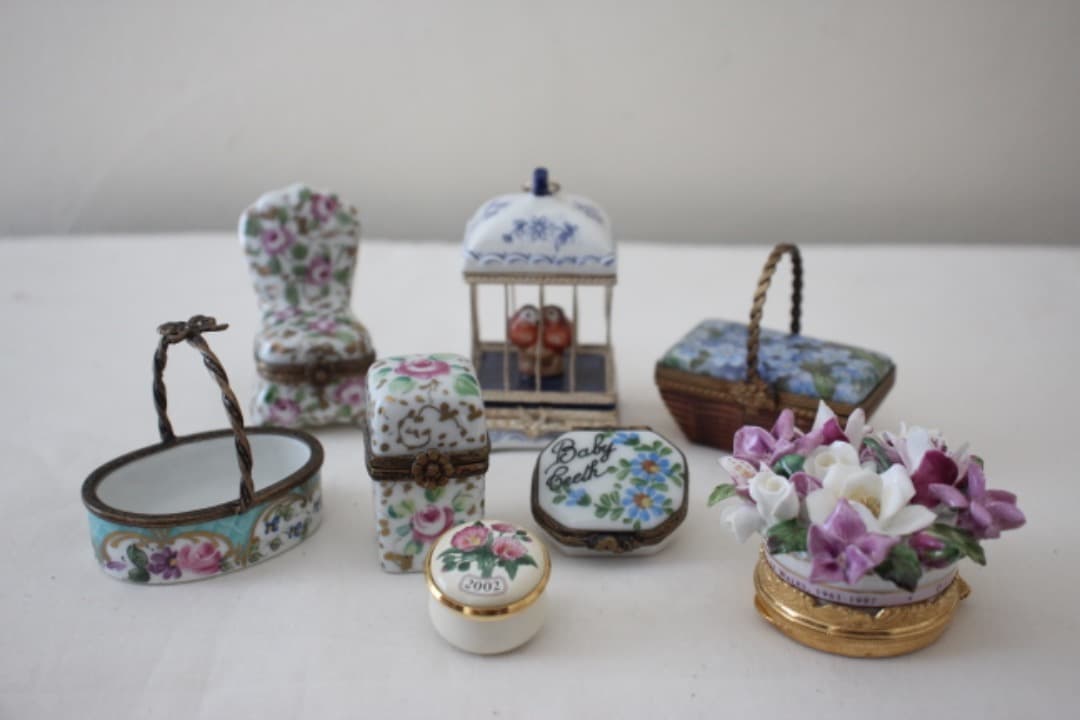 フランス　リモージュボックス　香水瓶入　金彩花柄