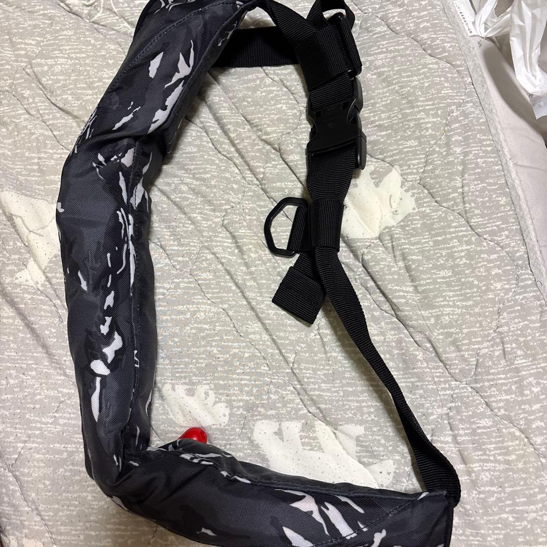 JACKAL ライフジャケット ブラック/カモフラージュ