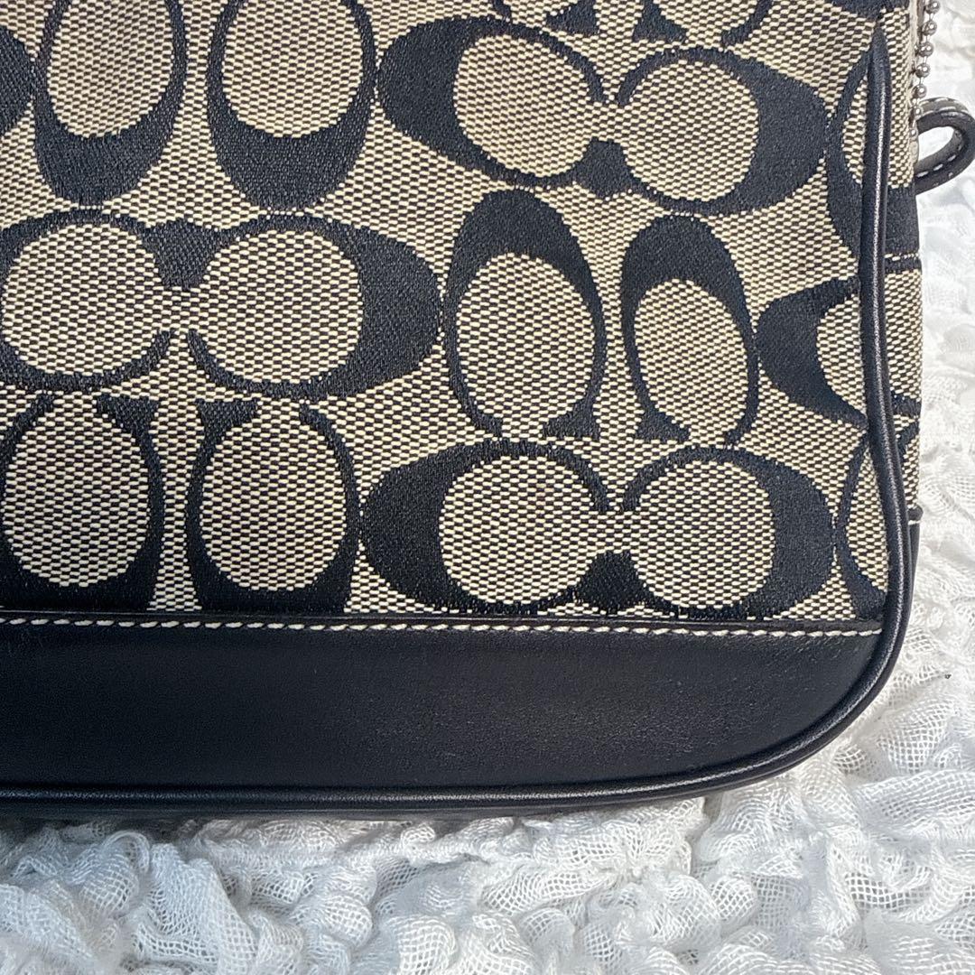 コーチ　アクセサリーポーチ　ワンショルダーバッグ　シグネチャー　ブラック