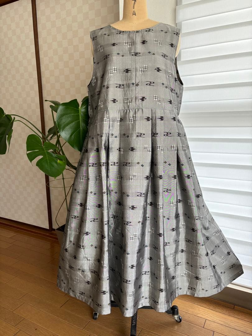 琉球絣文様柄の上質な紬で大人可愛いジャンバースカーに