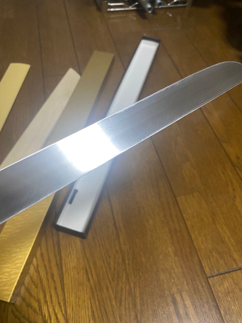 池田辰男 堺正行作 白二鋼 先丸　本焼包丁　刃渡り尺一　箱　鞘付き　波紋あり