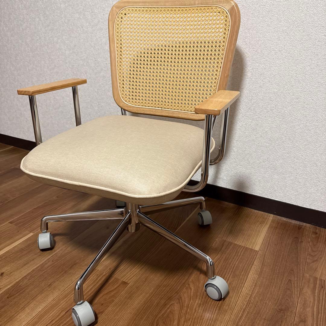 モダンメッシュバックチェア