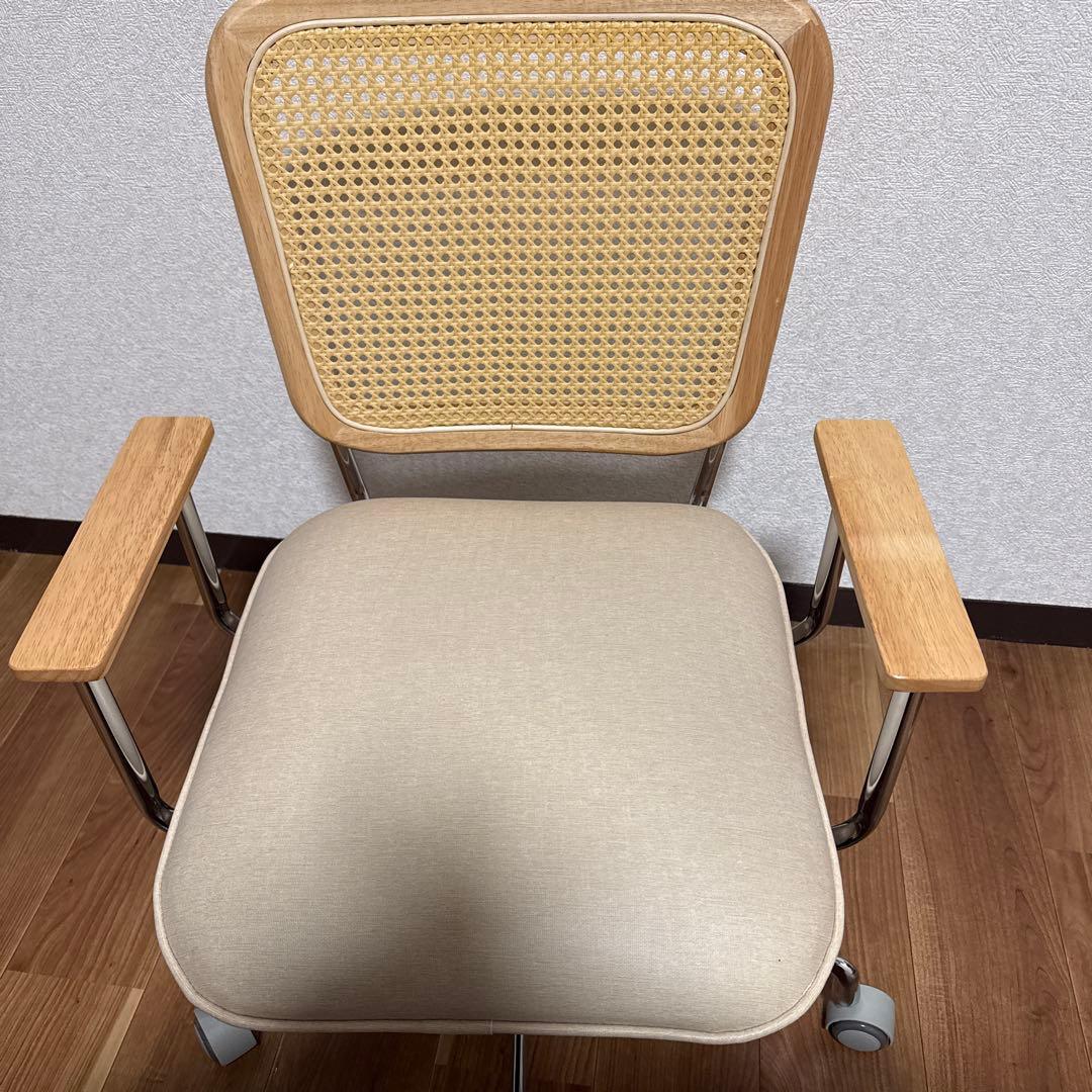 モダンメッシュバックチェア