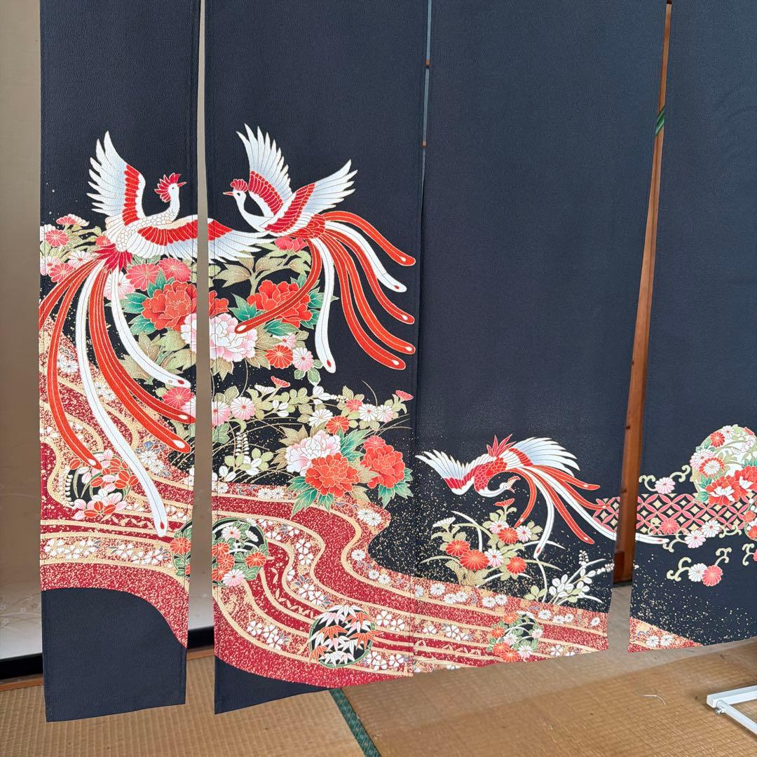 鳳凰模様の和風のれん　着物素材リメイク、ゴージャスな暖簾のれん！