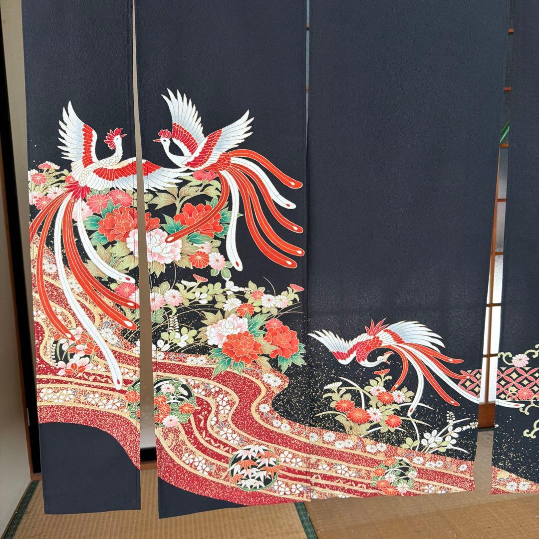 鳳凰模様の和風のれん　着物素材リメイク、ゴージャスな暖簾のれん！