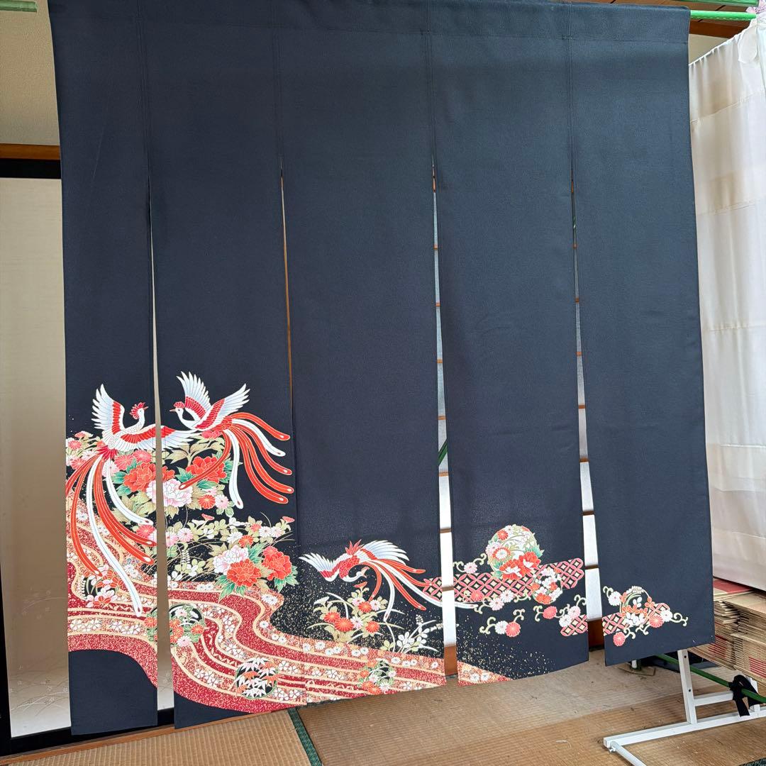 鳳凰模様の和風のれん　着物素材リメイク、ゴージャスな暖簾のれん！