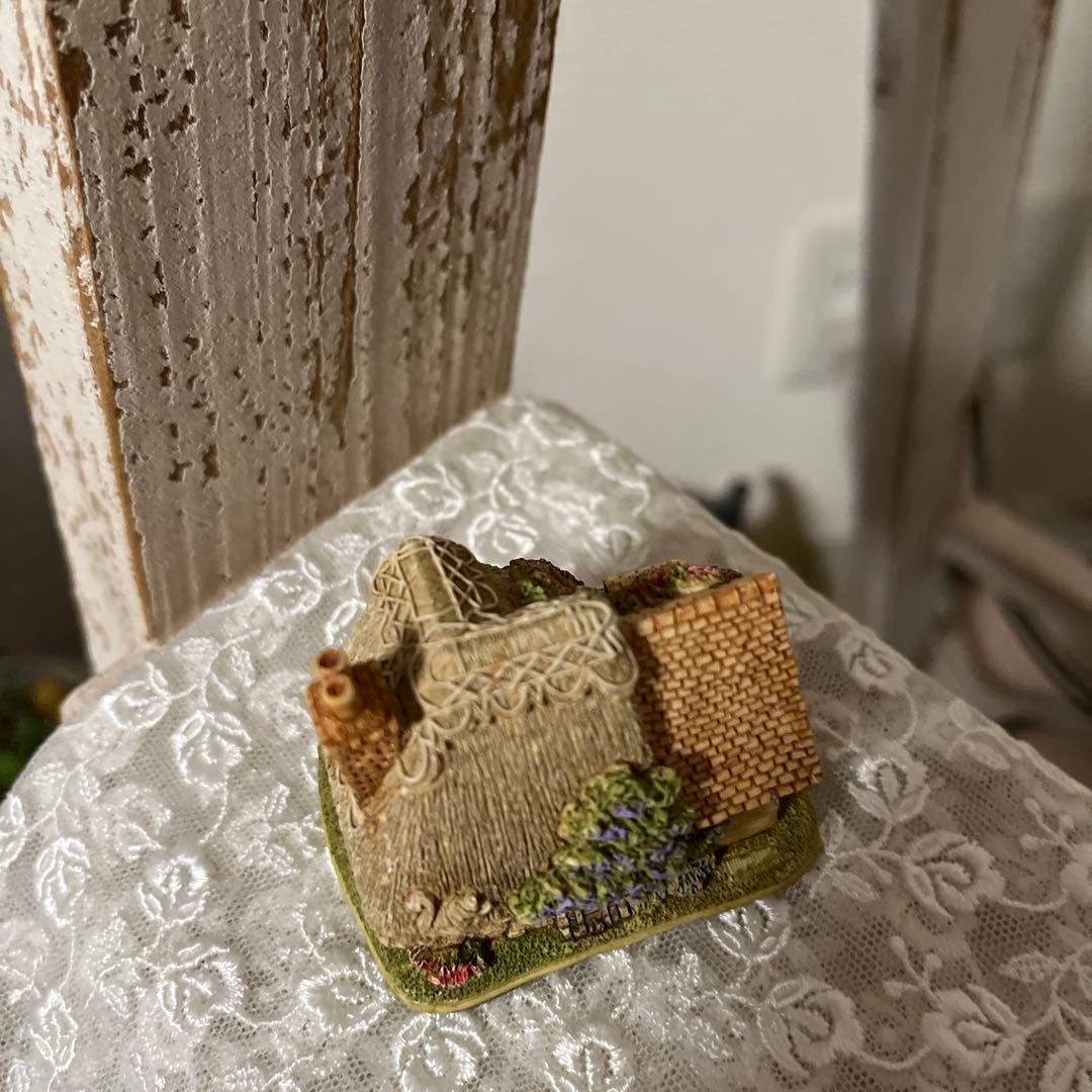 リリパットレーンTHE WHITE SWAN