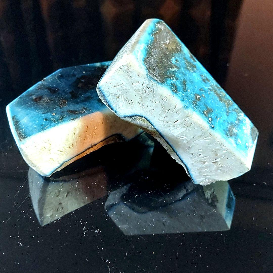 激レア石ブルーアイス グレイシアライト 2つ割り 表面磨き 385