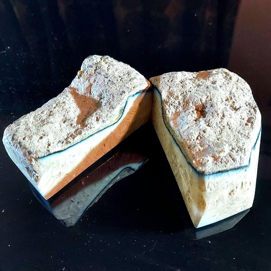 激レア石ブルーアイス グレイシアライト 2つ割り 表面磨き 385