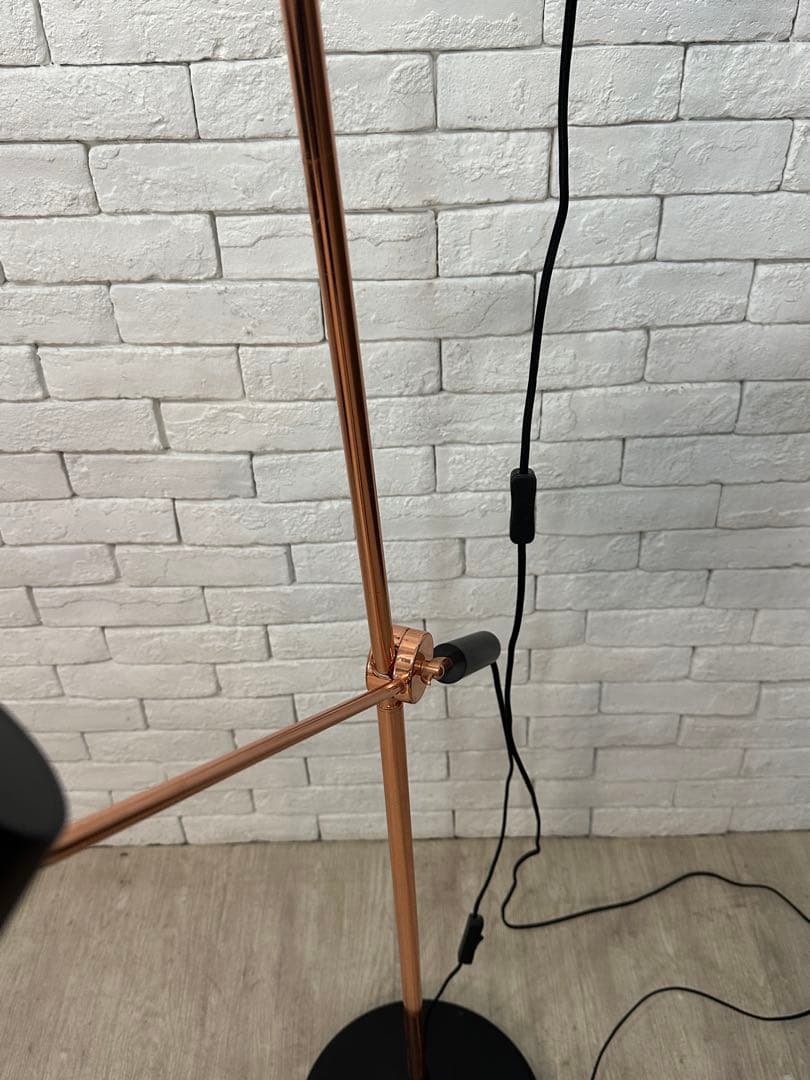 【東京都23区配送無料】定価7万円　2灯　スタンド　ライト　フロア　電気　デスク