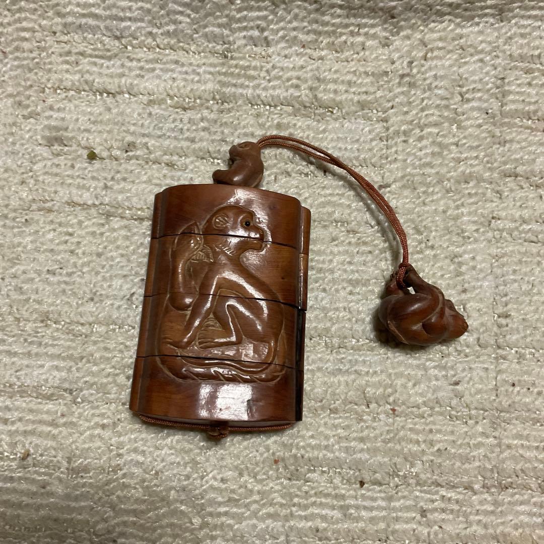 印籠　猿。年代物。