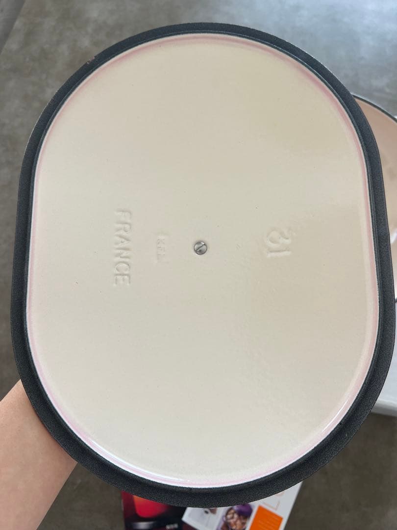 限定色新品　ル・クルーゼ　シグニチャー オブロング・マルミット 31cm ベリー