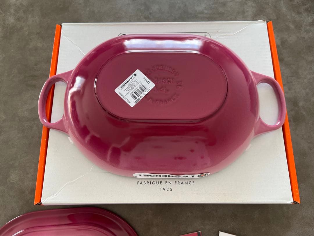 限定色新品　ル・クルーゼ　シグニチャー オブロング・マルミット 31cm ベリー