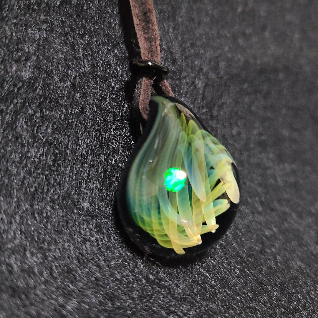 【玉響glass】オパール入り翠風ペンダント ポリシリケイトガラス 一品物
