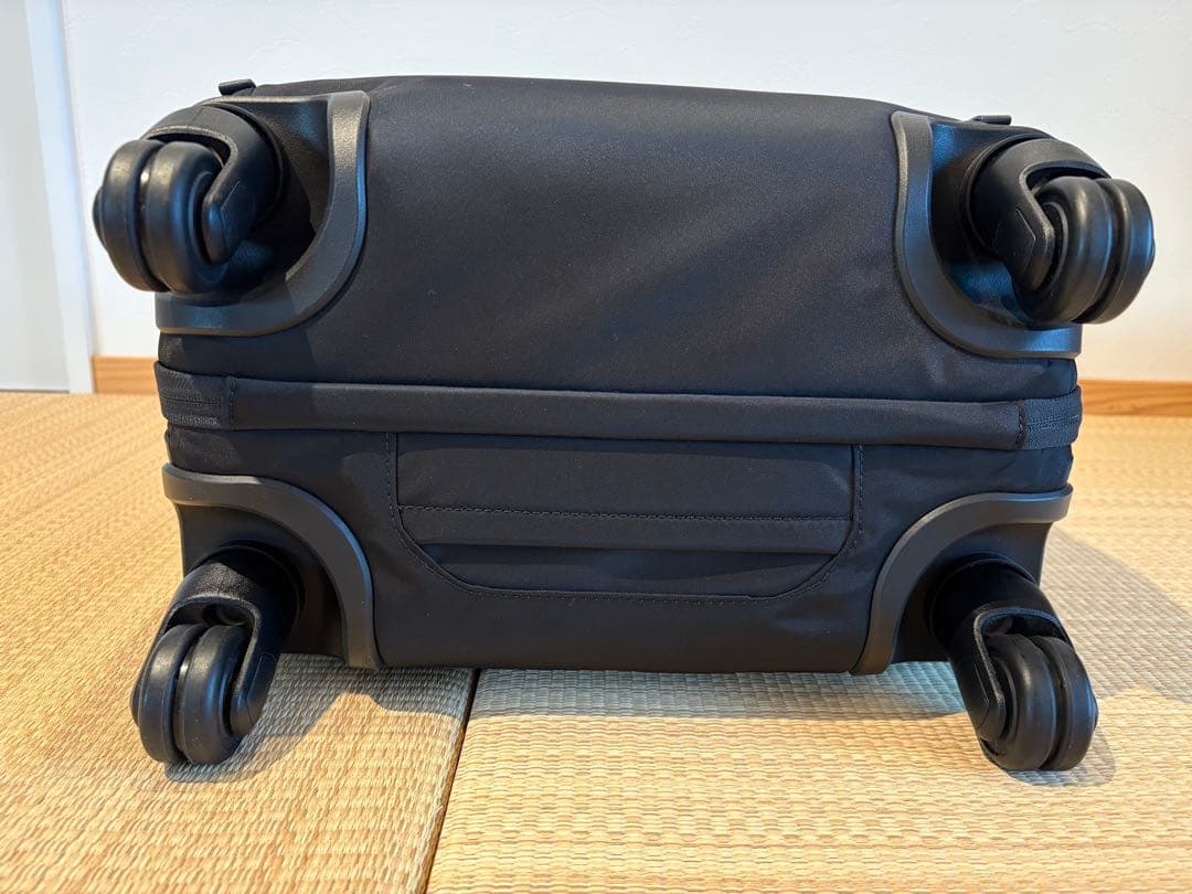 TUMI Voyageur 4輪キャスターキャリーバッグ