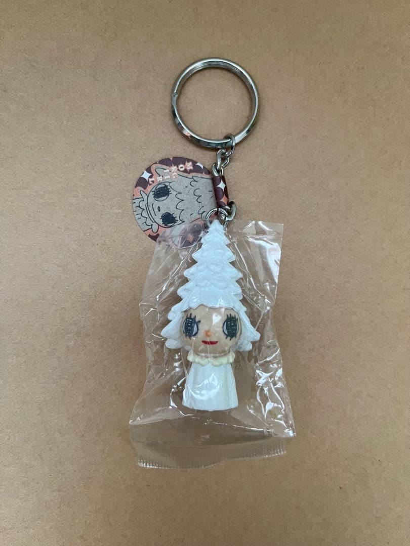 奈良美智 森ガール キーホルダー 青森県立美術館限定 ホワイト 新品未開封