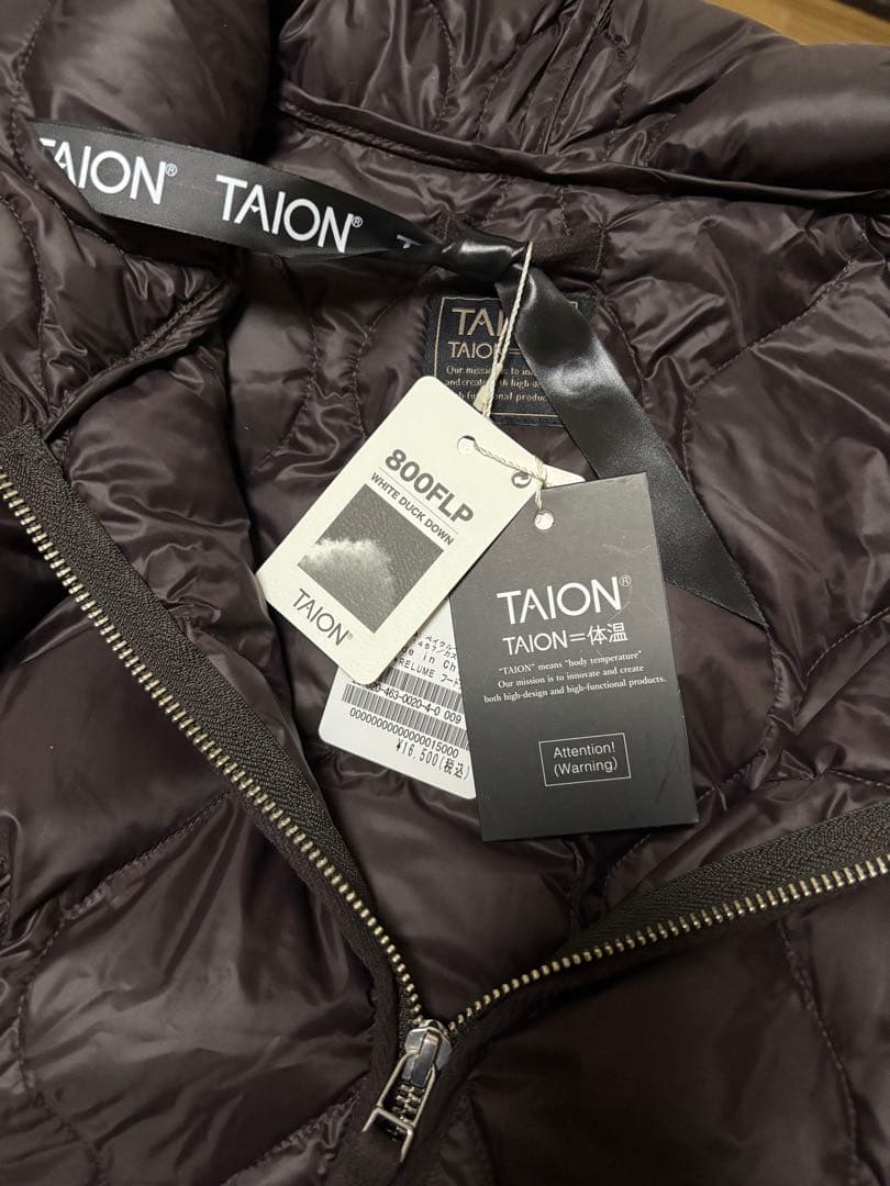 新品未使用　別注【TAION / タイオン】 フードダウンコート ブラウン