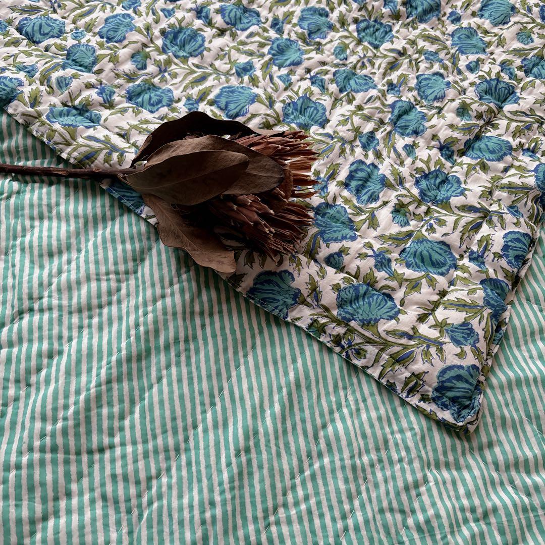 未使用※訳アリ　インド ブロックプリント 中綿入りベビーキルト ターコイズ　ラグ