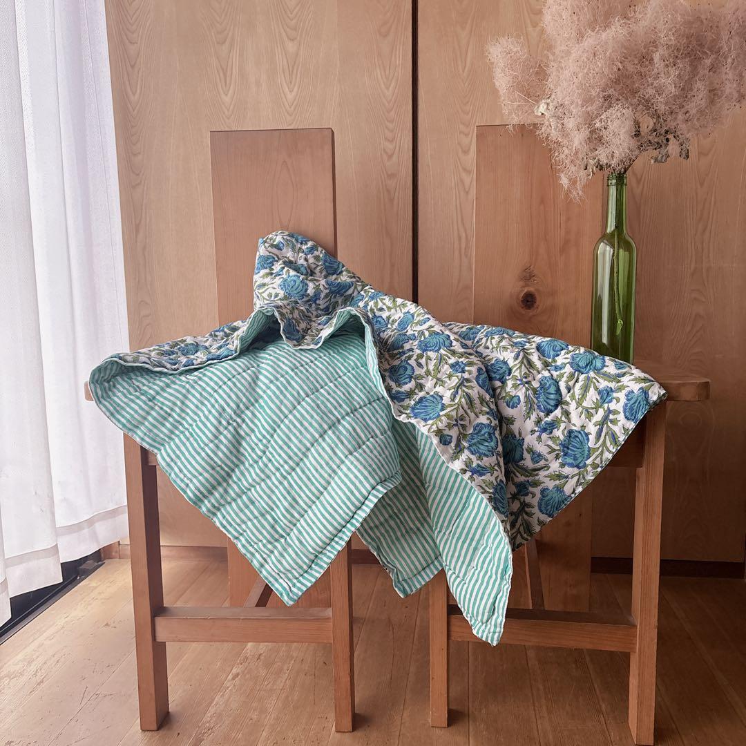 未使用※訳アリ　インド ブロックプリント 中綿入りベビーキルト ターコイズ　ラグ