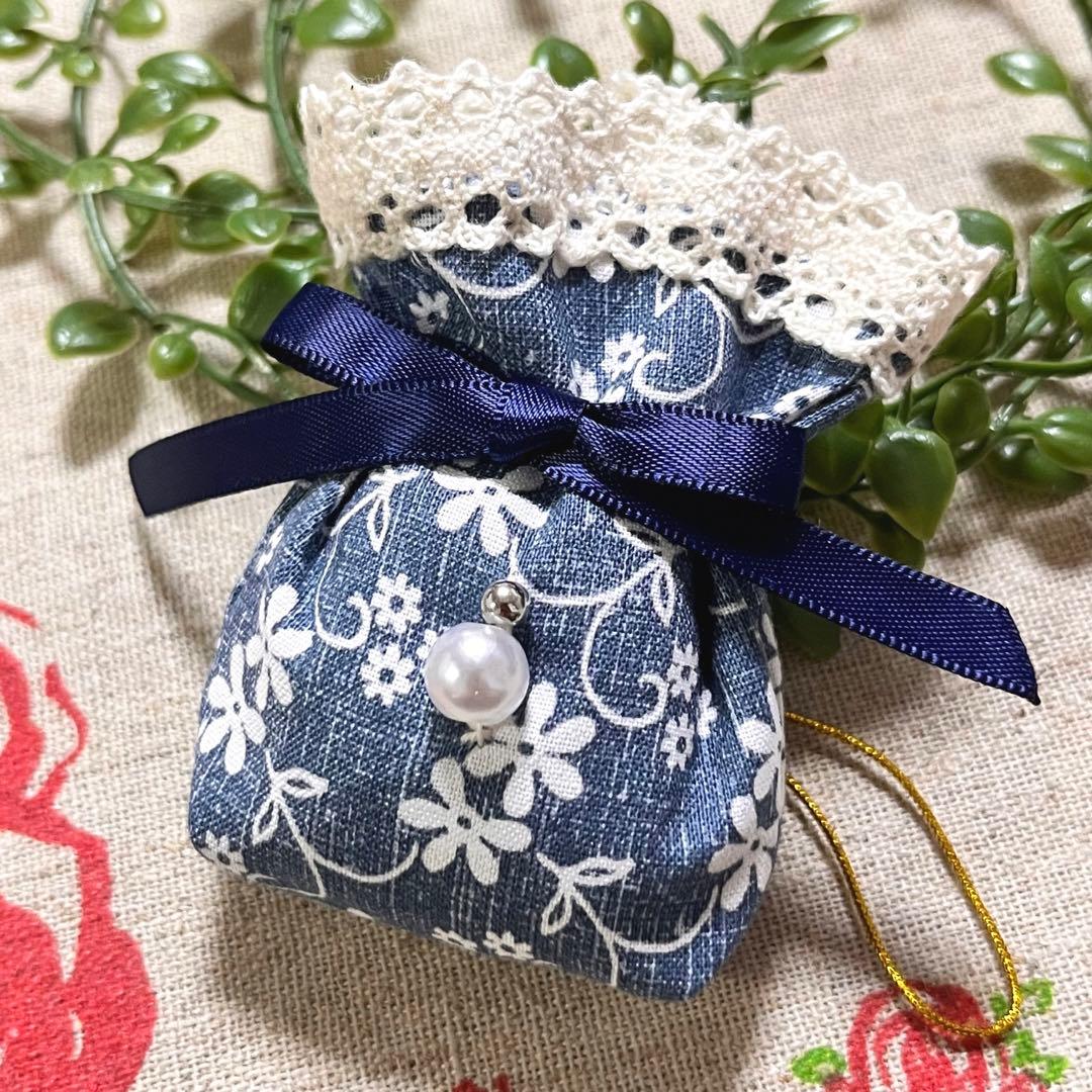 No.2302-28 ミニストラップサシェ（香り袋）春の小花柄＊パール ⑧