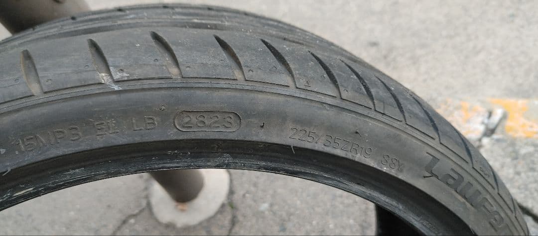 19インチ 225/35/19　ハンコックラウフェン　２本　山あり