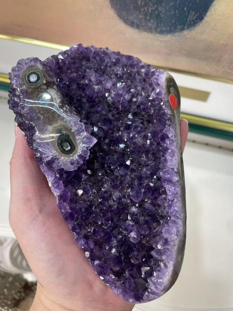 アメジスト ブラジル産　重さ585ｇ　猫の目　原石 置物
