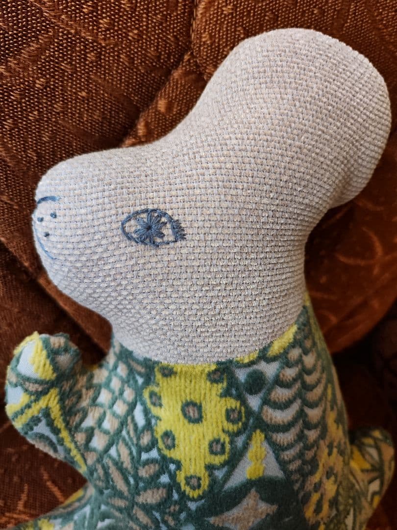 ミナペルホネン　ウサギ　クッション