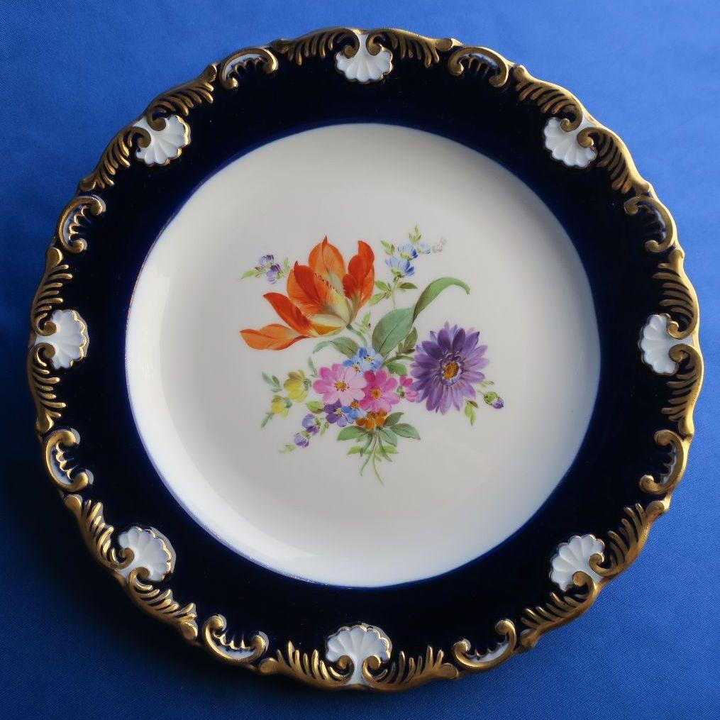 繊細さが目を惹くマイセンのコバルトブルー皿（21.5cm）