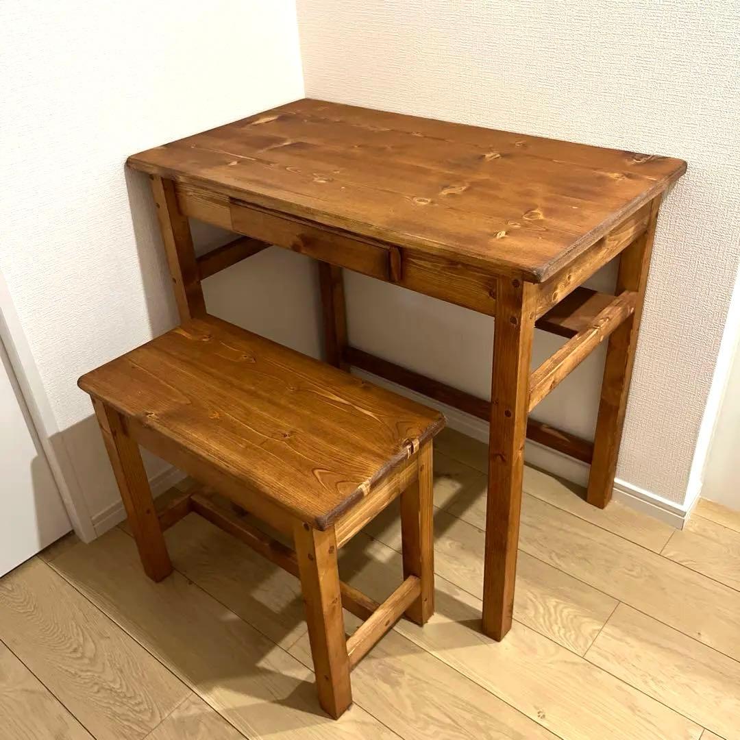 デスクとベンチの2点セット