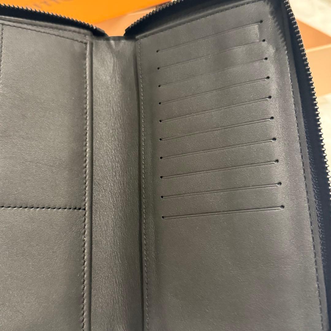 Louis Vuitton ジッピーウォレット・ヴェルティガル