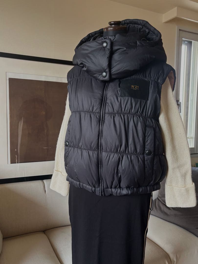 N°21★ヌメロヴェントゥーノ★ロゴパッチデザインダウンベスト