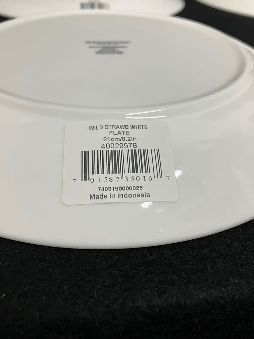 新品  WILD STRAWBERRY WHITE 皿4枚セット