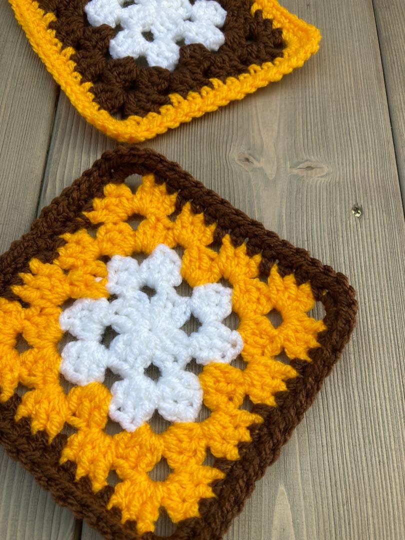 新品　ニットブランケット　グラニースクエア　モチーフ編み　レトロ雑貨　60年代