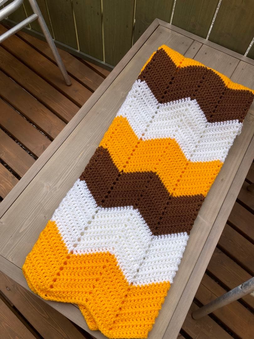 新品　ニットブランケット　グラニースクエア　モチーフ編み　レトロ雑貨　60年代