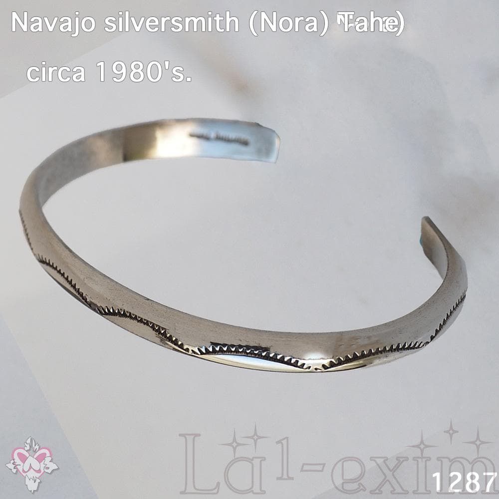 美品 インディアンジュエリー ナバホ TAHE 刻印 シルバー 純銀製 バングル