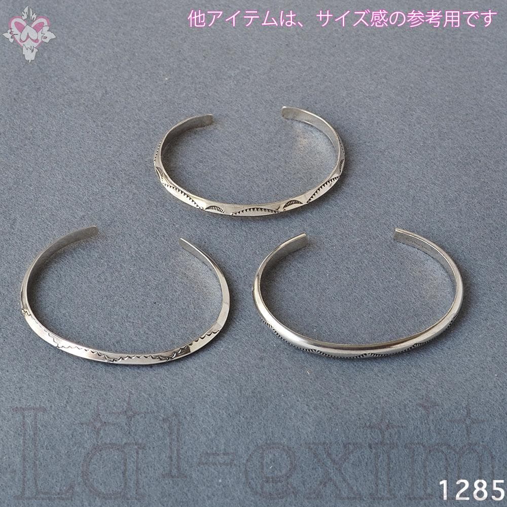 美品 インディアンジュエリー ナバホ TAHE 刻印 シルバー 純銀製 バングル