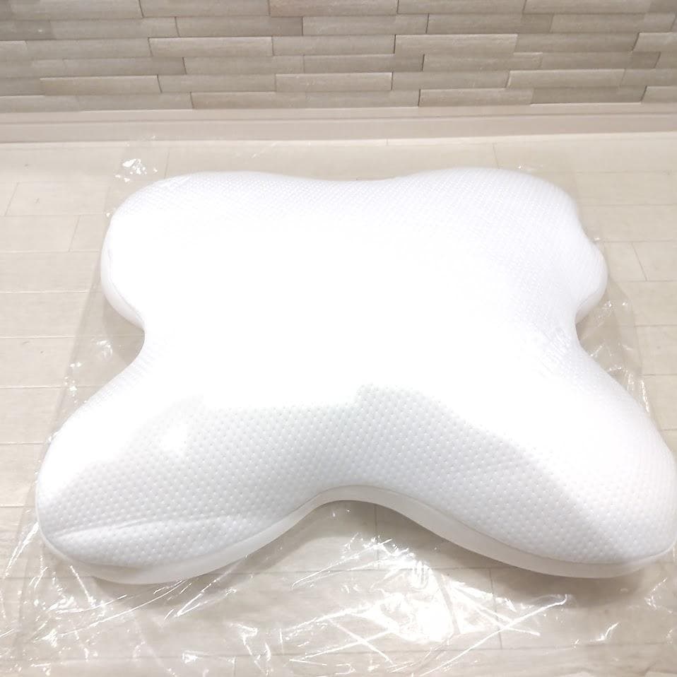 ★ほぼ新品★ TEMPUR テンピュール オンブラシオピロー 枕 うつ伏せ寝