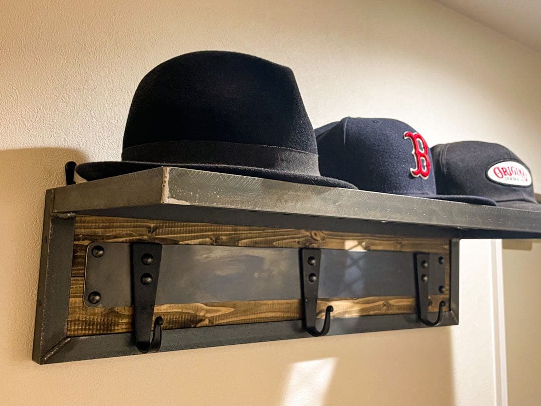 アイアンウォールラックＡ　上着掛け　壁掛け　玄関収納　シェルフ　アイアン家具