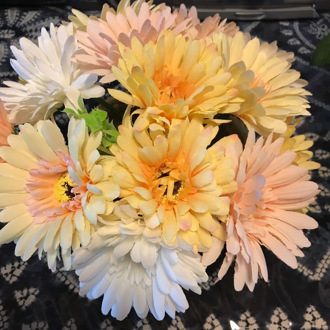 フラワーアレンジメント　ガーベラ