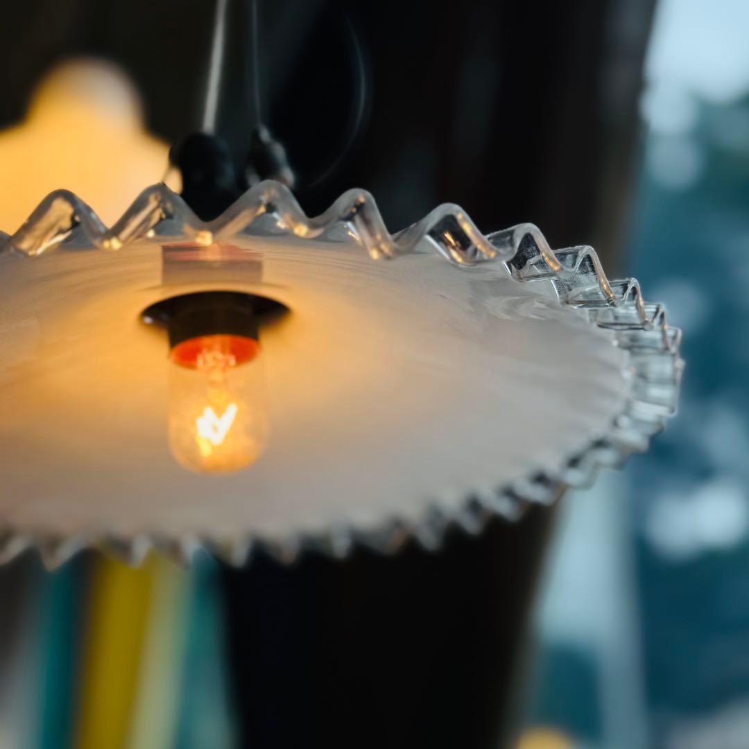 フランス製 ミルクガラス フリル シェードランプ ヴィンテージ