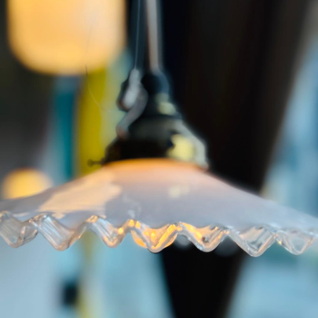 フランス製 ミルクガラス フリル シェードランプ ヴィンテージ