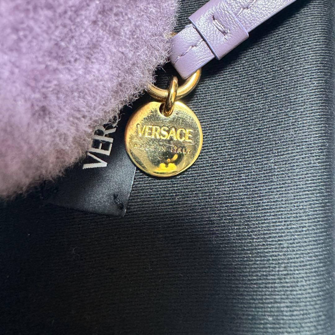 VERSACE メドューサ ふわふわ キーチェーン チャーム 紫